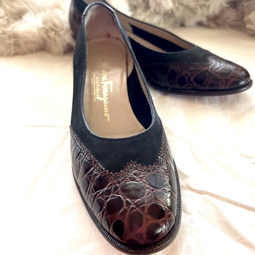 Salvatore Ferragamo Boutique black suede w/brown croc leather low heels size 6.5